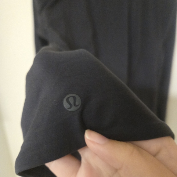 lululemon kitsilanob long sleeve shirt in black - Picture 5 of 7